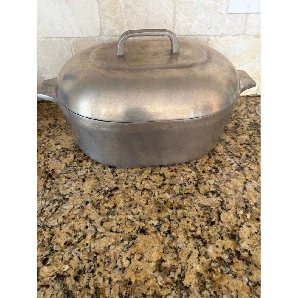 Vintage Wagner Ware Sidney O Magnalite 4265 P Roaster Dutch w/ Lid and trivet